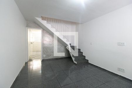 Sala de casa à venda com 3 quartos, 100m² em Vila Carmosina, São Paulo