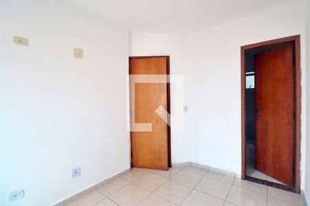 Suíte - Quarto 2 de apartamento para alugar com 2 quartos, 50m² em Vila Camilopolis, Santo André