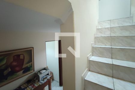 Escada Quartos de casa à venda com 3 quartos, 150m² em Vila Iapi, Campinas