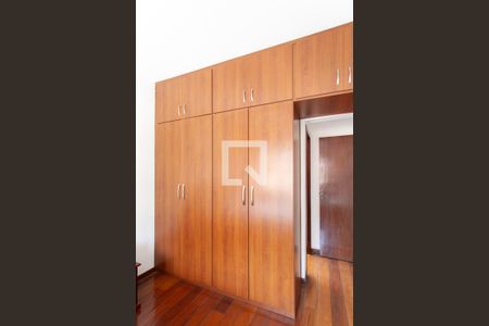 Casa à venda com 185m², 5 quartos e 3 vagasSuíte