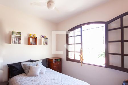 Casa à venda com 185m², 5 quartos e 3 vagasSemi - Suíte 1