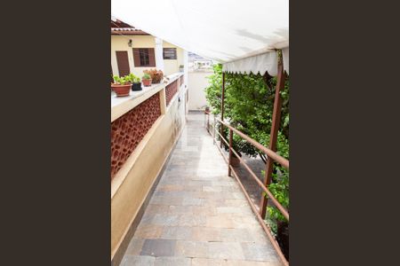 Casa à venda com 185m², 5 quartos e 3 vagasRampa para quinta e jardim