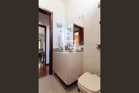 Casa à venda com 185m², 5 quartos e 3 vagasBanheiro da Semi - Suíte 1  e 2