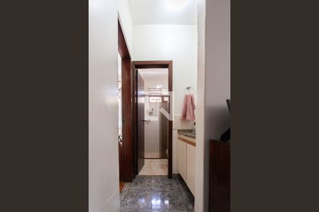 Casa à venda com 185m², 5 quartos e 3 vagasBanheiro Social