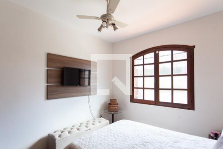 Casa à venda com 185m², 5 quartos e 3 vagasSuíte