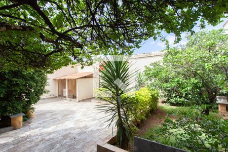 Casa à venda com 185m², 5 quartos e 3 vagasQuintal