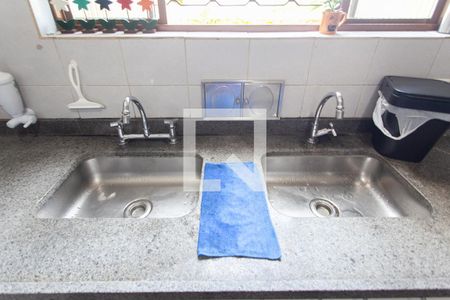 Casa à venda com 185m², 5 quartos e 3 vagasCozinha