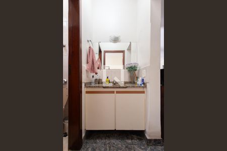 Casa à venda com 185m², 5 quartos e 3 vagasBanheiro Social