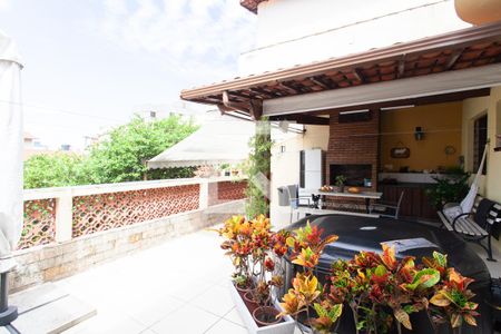 Casa à venda com 185m², 5 quartos e 3 vagasEspaço Gourmet