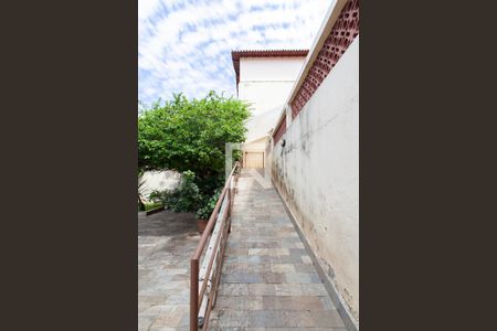 Casa à venda com 185m², 5 quartos e 3 vagasRampa para quinta e jardim