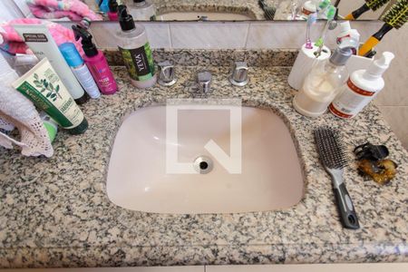 Casa à venda com 185m², 5 quartos e 3 vagasBanheiro da Semi - Suíte 1  e 2