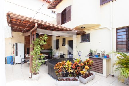 Casa à venda com 185m², 5 quartos e 3 vagasEspaço Gourmet