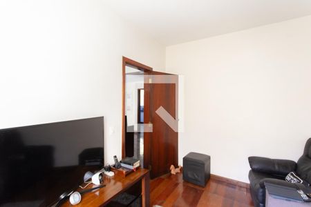 Casa à venda com 185m², 5 quartos e 3 vagasQuarto 2