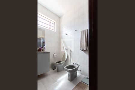 Casa à venda com 185m², 5 quartos e 3 vagasBanheiro da Suíte