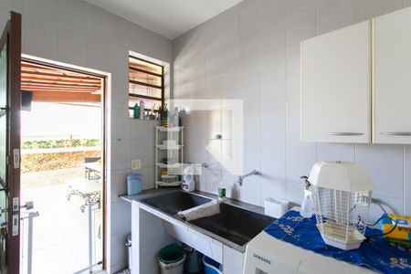 Casa à venda com 185m², 5 quartos e 3 vagasÁrea de Serviço