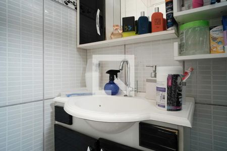 Casa à venda com 99m², 3 quartos e 1 vaga Casa à venda com 99m², 3 quartos e 1 vagaBanheiro