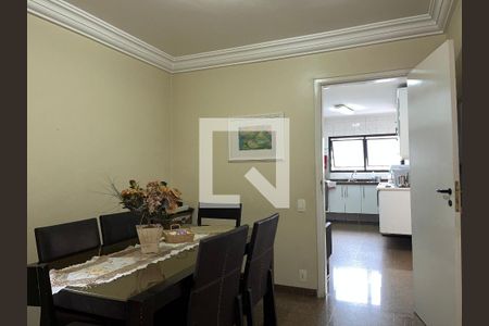 Apartamento à venda com 238m², 4 quartos e 4 vagasSala de almoço