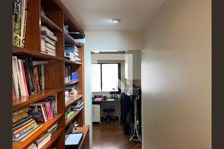 Apartamento à venda com 238m², 4 quartos e 4 vagasQuarto 3