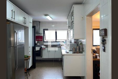 Apartamento à venda com 238m², 4 quartos e 4 vagasCozinha