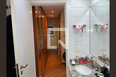 Apartamento à venda com 238m², 4 quartos e 4 vagasBanheiro - Quarto 4