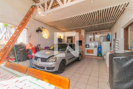 Garagem de casa à venda com 6 quartos, 300m² em Coronel Aparício Borges, Porto Alegre