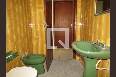 Casa à venda com 200m², 2 quartos e 2 vagasBanheiro Social 1