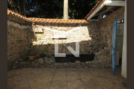 Casa à venda com 200m², 2 quartos e 2 vagasQuintal