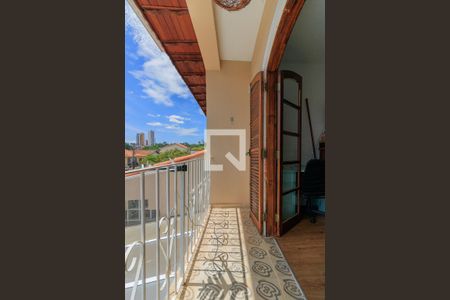Sacada de casa à venda com 3 quartos, 180m² em Jardim Monte Kemel, São Paulo