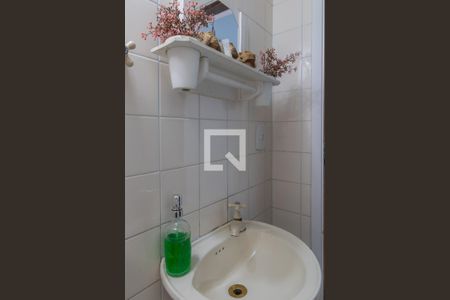 Banheiro de casa à venda com 3 quartos, 180m² em Jardim Monte Kemel, São Paulo