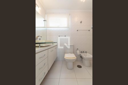 Apartamento à venda com 230m², 3 quartos e 2 vagasBanheiro da Suíte