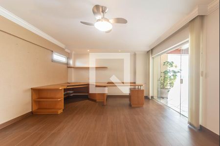 Apartamento à venda com 230m², 3 quartos e 2 vagasSuíte 2