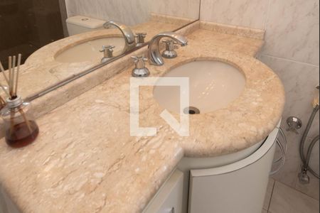 Apartamento à venda com 230m², 3 quartos e 2 vagasBanheiro Social