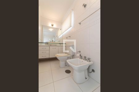 Apartamento à venda com 230m², 3 quartos e 2 vagasBanheiro da Suíte