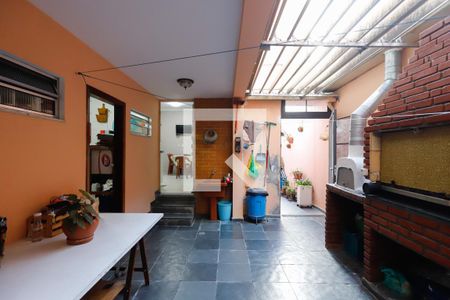 Casa à venda com 180m², 3 quartos e 2 vagasQuintal
