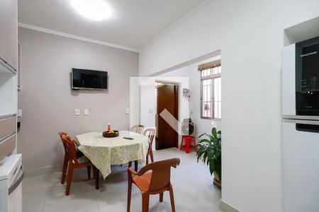 Casa à venda com 180m², 3 quartos e 2 vagasCozinha