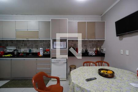 Casa à venda com 180m², 3 quartos e 2 vagasCozinha