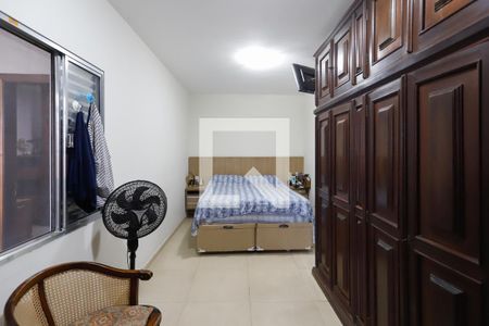 Casa à venda com 180m², 3 quartos e 2 vagasSuíte 2