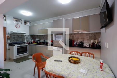 Casa à venda com 180m², 3 quartos e 2 vagasCozinha