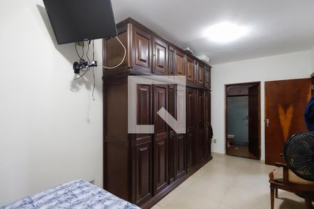 Casa à venda com 180m², 3 quartos e 2 vagasSuíte 2
