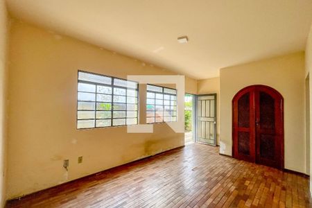 Sala de casa à venda com 3 quartos, 120m² em Ouro Preto, Belo Horizonte