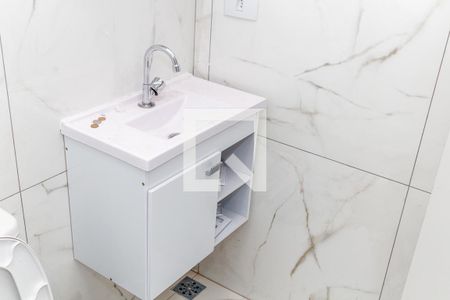 Banheiro Social de kitnet/studio para alugar com 1 quarto, 35m² em Jardim Santa Mena, Guarulhos