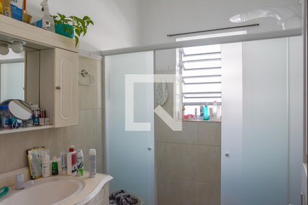 Casa à venda com 355m², 2 quartos e 2 vagas Casa à venda com 355m², 2 quartos e 2 vagasBanheiro