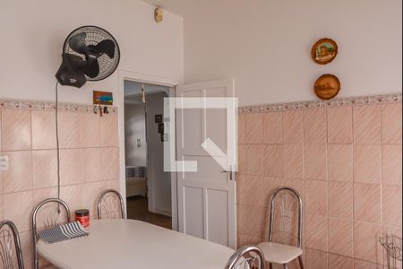 Casa à venda com 355m², 2 quartos e 2 vagas Casa à venda com 355m², 2 quartos e 2 vagasCozinha