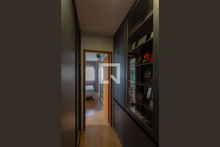 Corredor de apartamento para alugar com 2 quartos, 90m² em Floresta, Belo Horizonte