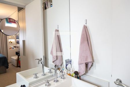 Apartamento à venda com 67m², 2 quartos e 2 vagasBanheiro da Suíte