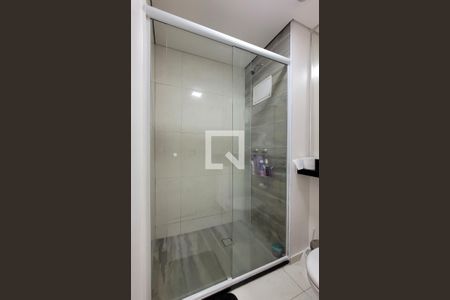 Banheiro de apartamento à venda com 2 quartos, 52m² em Vila Curuçá, Santo André