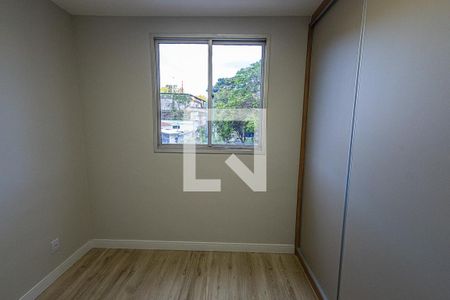 Quarto 1 de apartamento para alugar com 2 quartos, 70m² em Planalto, Belo Horizonte