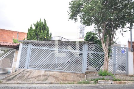 Casa à venda com 179m², 4 quartos e 2 vagasFachada