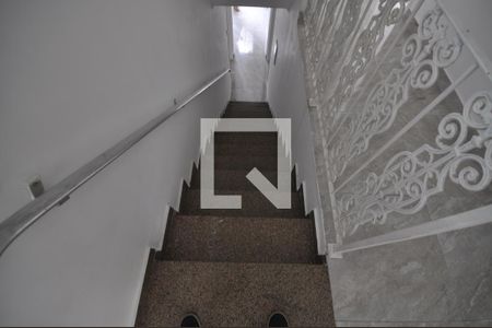 Casa à venda com 179m², 4 quartos e 2 vagasEscada