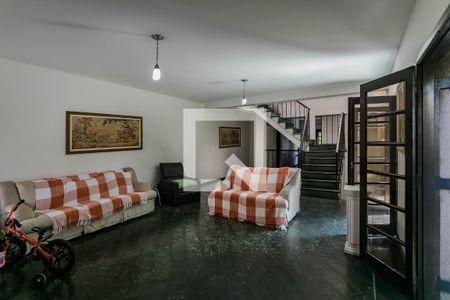 Sala de casa para alugar com 6 quartos, 466m² em Vila Oliveira, Mogi das Cruzes